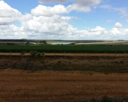img 6 - Lago da represa sobre o Córrego da Vereda em frente ao KM 19 e sede da fazenda Sta. Barbara.