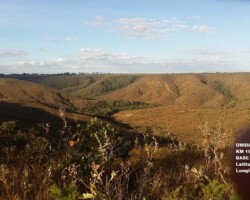 3 - Base3 de observação - visão parcial do vale no interior da fazenda.