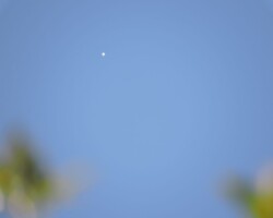 4 - IMAGEM OVNI - Registro feito a partir do Clube Água Mineral - Brasília - DF por Elizabeth Peral em 11/04/2021